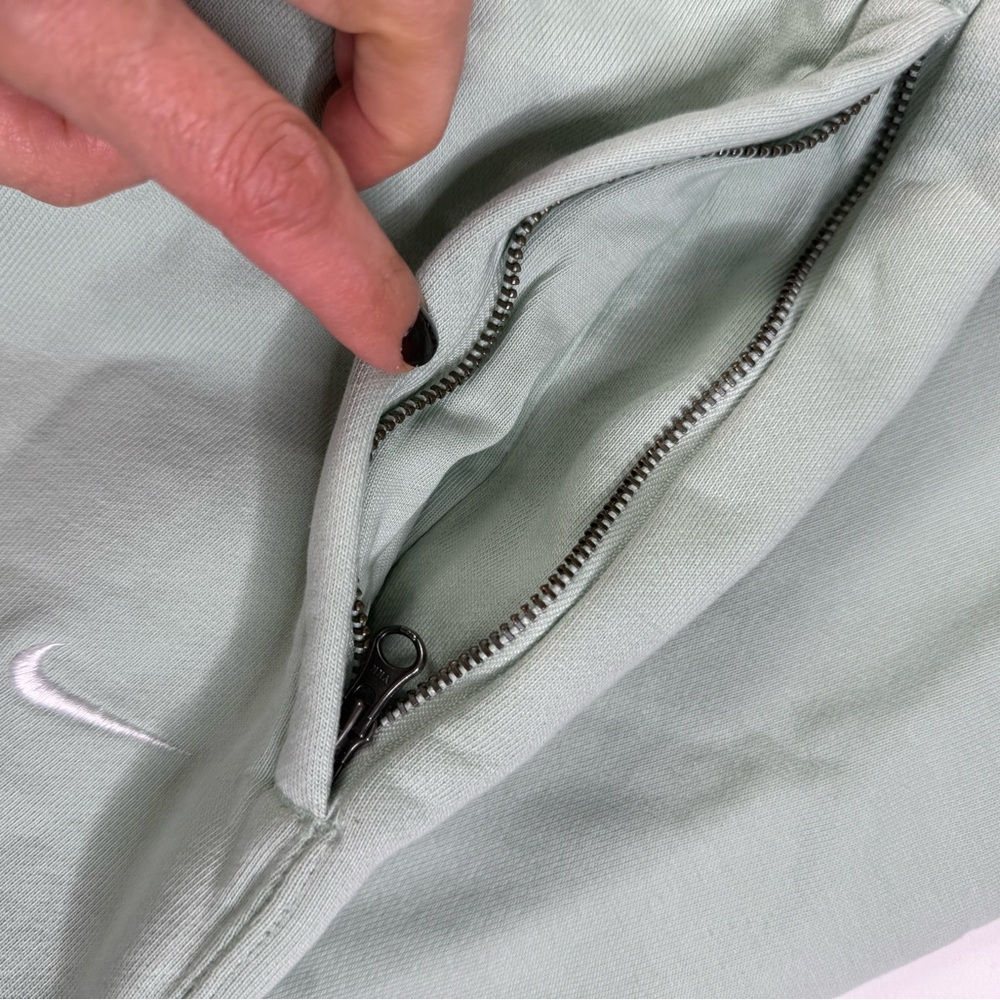 Nike Tapered Jogger Men's Sports Pants Size L Mint Green Elastic Waist A030425 - Picture 6 of 7